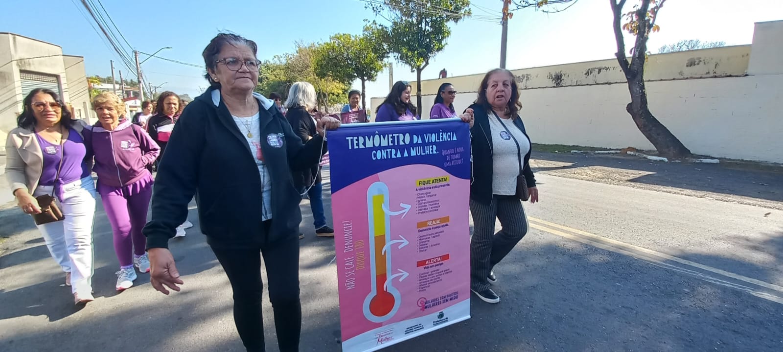 Caminhada reúne comunidade em Moreira César no combate à violência contra a mulher