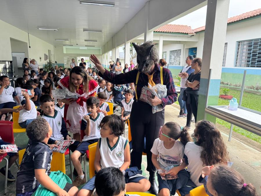 Pinda usa teatro infantil para reforçar saúde bucal nas escolas