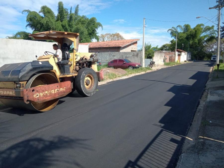 19/11 - Obras do novo asfalto prosseguem no Vitória Park