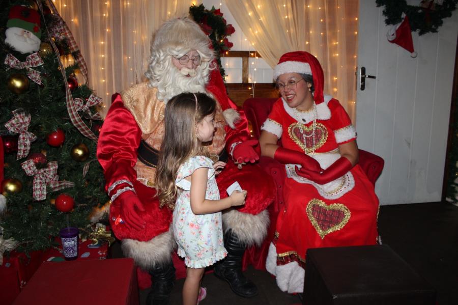 Natal Encantado de Pinda segue até dia 23, trazendo magia e alegria para as ruas da cidade