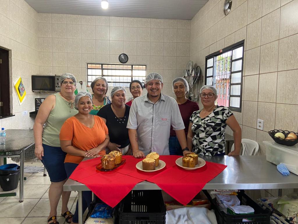 Prefeitura de Pindamonhangaba promove curso de fabricação e venda de panetones e doces natalinos