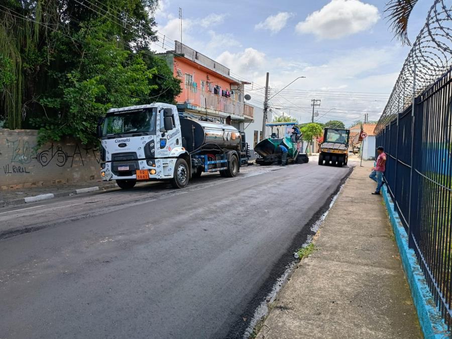 Prefeitura retoma recapeamento asfáltico e beneficia Rua Monteiro Lobato e Travessa Amazonas