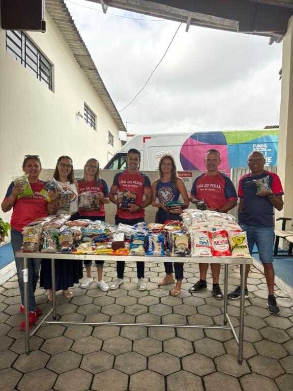 Projeto Quatro Estações realiza encontro de verão com 400 ciclistas e arrecadação solidária