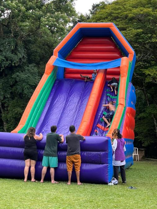 ‘Férias Inclusivas’ proporciona diversão às famílias atípicas no Clube de Campo Piracuama