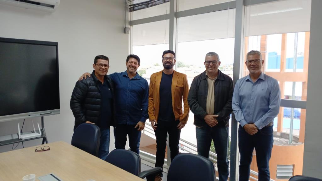 Pinda recebe representantes de Amparo para troca de experiências sobre tecnologia e segurança pública