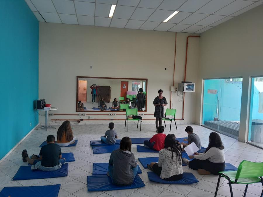 Biblioteca Vila São Benedito promove atividade de férias com temática mágica