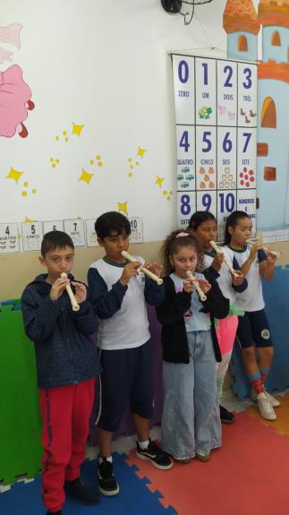 Projeto "Musicando na Escola" leva aulas de música a alunos da Rede Municipal