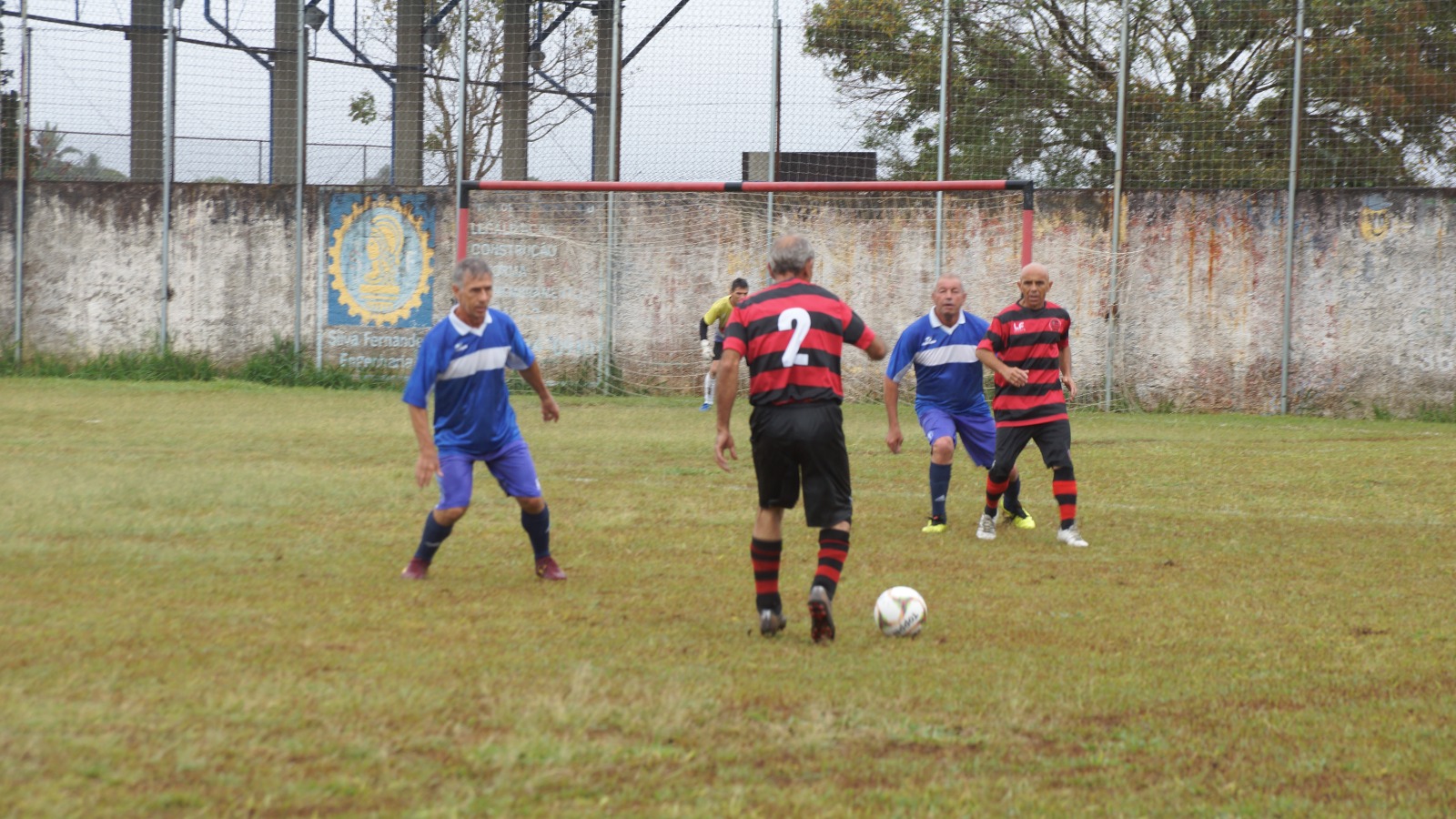 Semifinal do campeonato Sessentão começou neste domingo