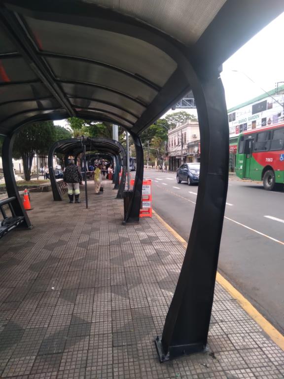 Especial Zeladoria: Abrigos de ônibus da Praça Barão Homem de Melo passam por revitalização