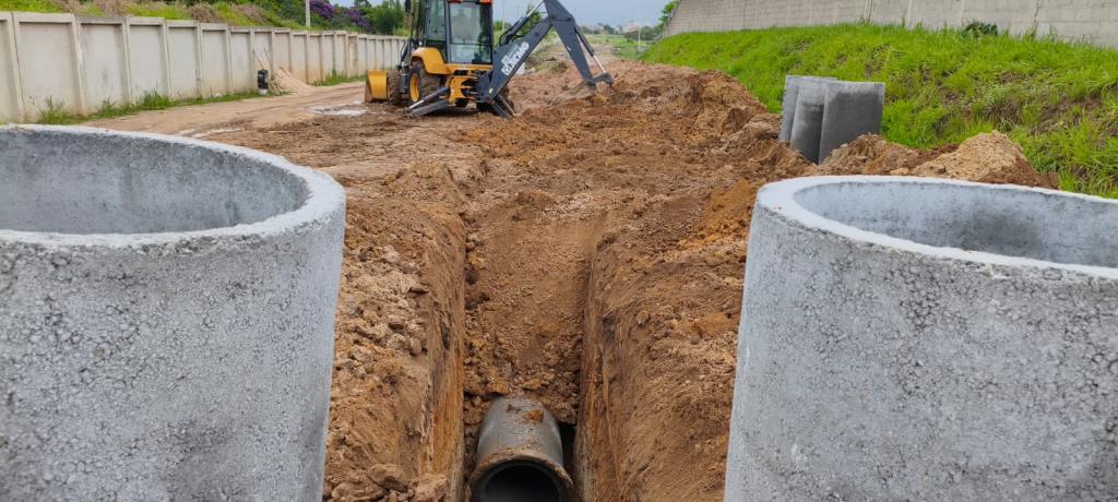 Nova avenida entre Araretama e Vila Rica: Prefeitura implanta galeria de águas antes de asfaltar local