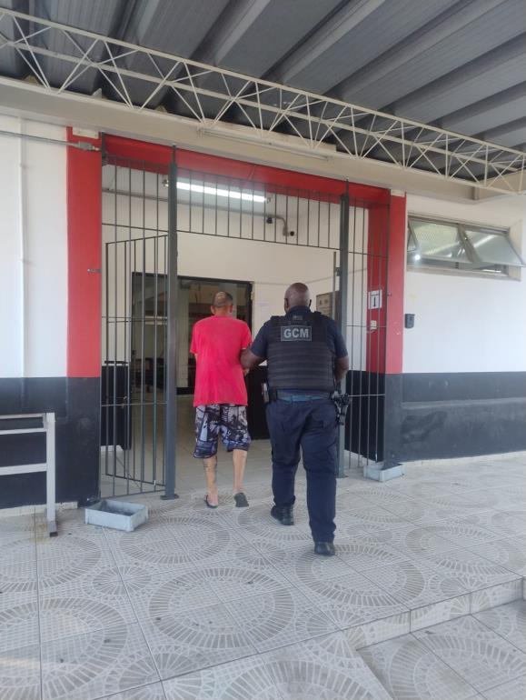Mulher vítima de violência doméstica pede ajuda em Base Policial de Moreira César