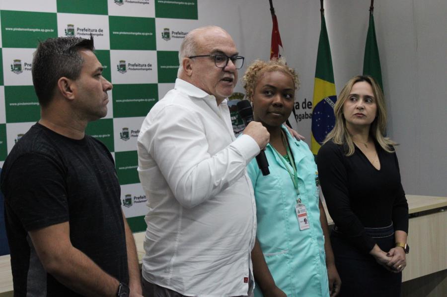 Prefeitura realiza cerimônia simbólica de entrega de uniformes para equipes da Atenção Básica à Saúde
