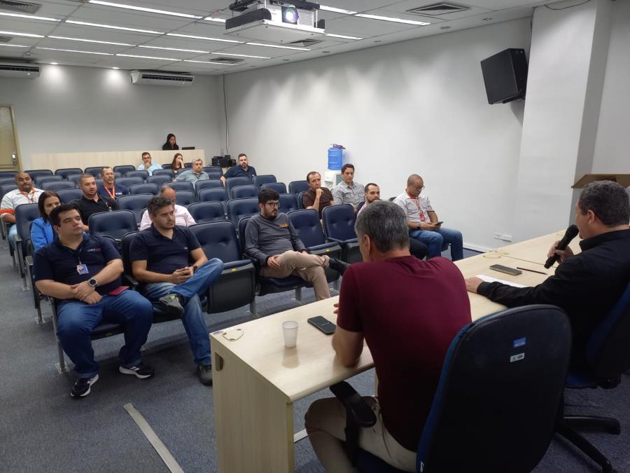Pinda lança Operação Caça-Fios para organizar cabos caídos e soltos na cidade