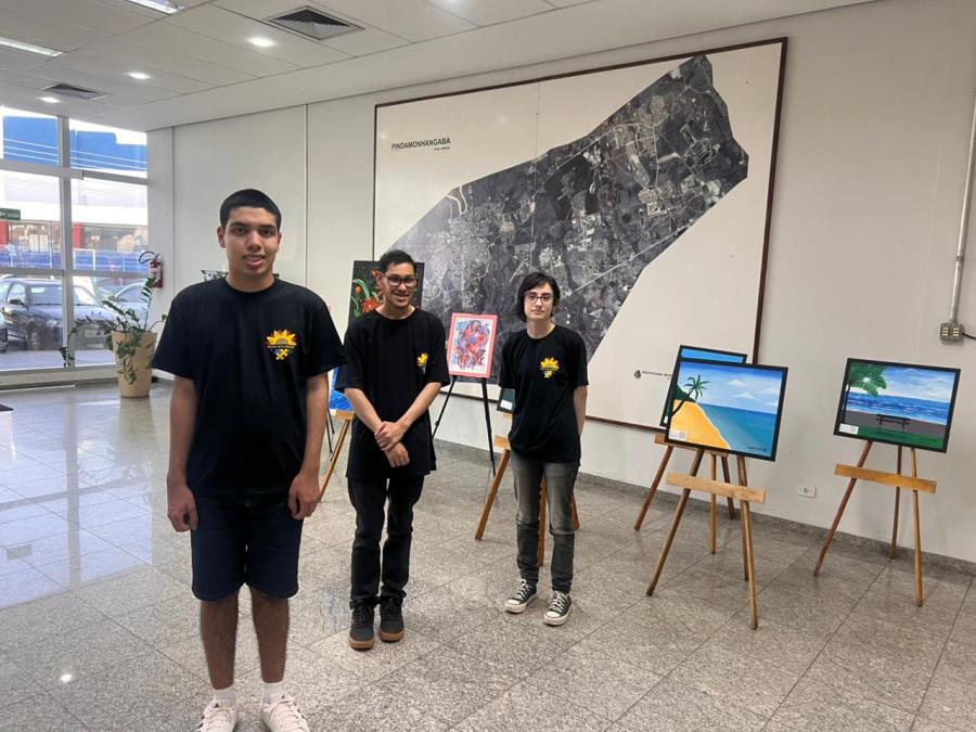 Exposição Unseen chega à Prefeitura e dá visibilidade para artistas com deficiência e doenças ocultas