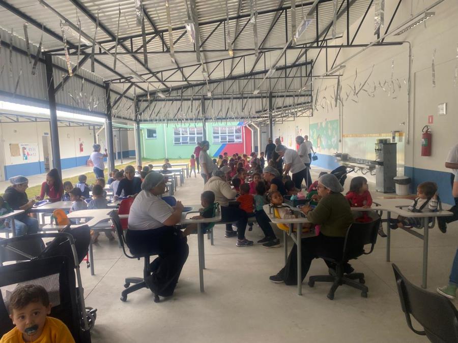 Berçário do Araretama promove palestra para apresentar equipe e cuidados com crianças