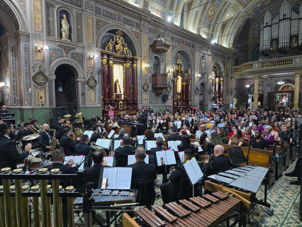 Cantata de Natal encerra com emoção o ano de celebração dos 200 anos da Corporação Musical Euterpe