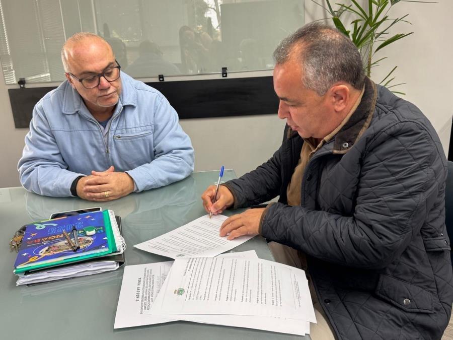 Retrospectiva 2025: Acordo coletivo garante benefícios ao trabalhador e Operação Carro Velho remove veículos abandonados das ruas