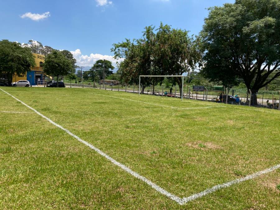 24/01 - Campo do Triângulo recebe corte do gramado e marcação esportiva