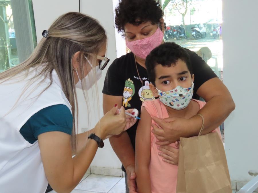 24/01 - Covid-19: Pinda continua vacinação de crianças e demais públicos na terça-feira (25); confira locais e horários