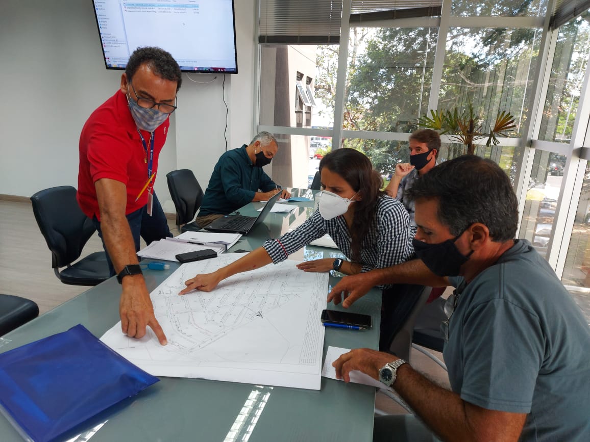 24/03 - Prefeitura e Sabesp se unem para identificar origem de mau cheiro em córrego do Village Paineiras