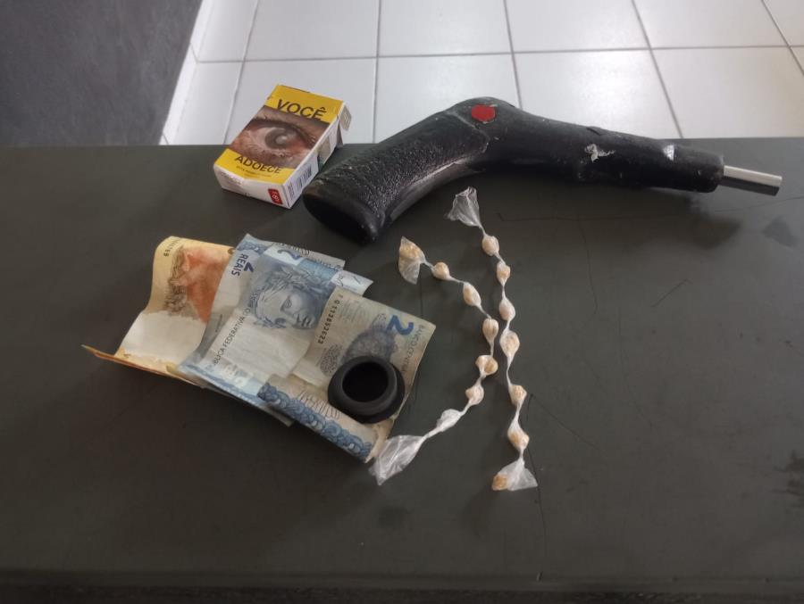 GCM flagra tráfico de droga entre moradores em situação de rua no centro de Pinda