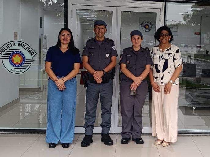 Secretaria da Mulher de Pindamonhangaba realiza visita institucional ao COPOM de São José dos Campos