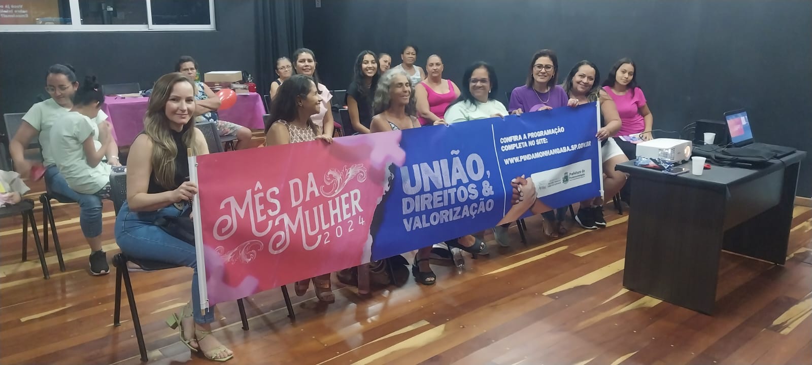Palestra motivacional reúne dezenas de mulheres em Moreira Cesar