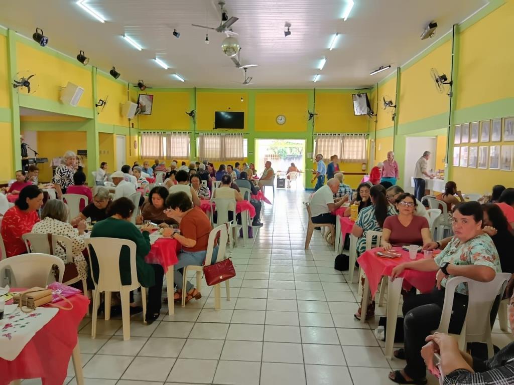 ACCI Vila Rica realiza almoço especial em comemoração ao Dia das Mães