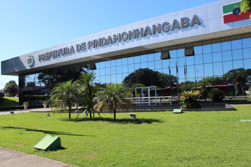 Prefeitura terá expediente das 8h às 13h na segunda-feira (29) devido ao jogo do Brasil nas oitavas da Copa do Mundo