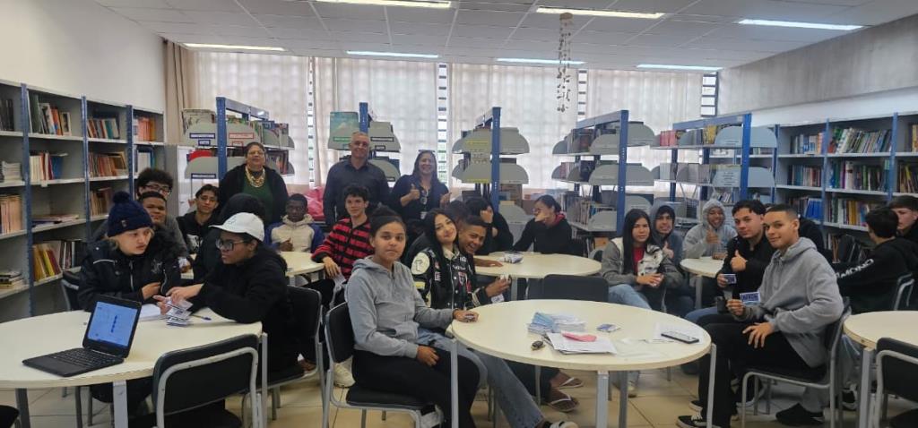 Procon Pindamonhangaba inicia rodas de conversa em escolas para orientar estudantes sobre direitos do consumidor