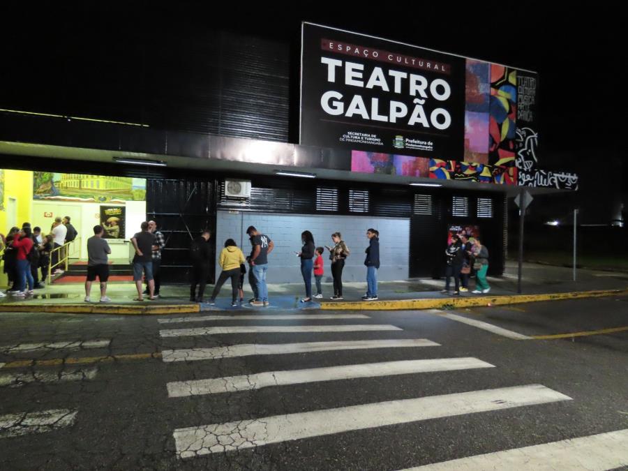 26/10 - Teatro Galpão recebe espetáculo “Encasulados” no sábado