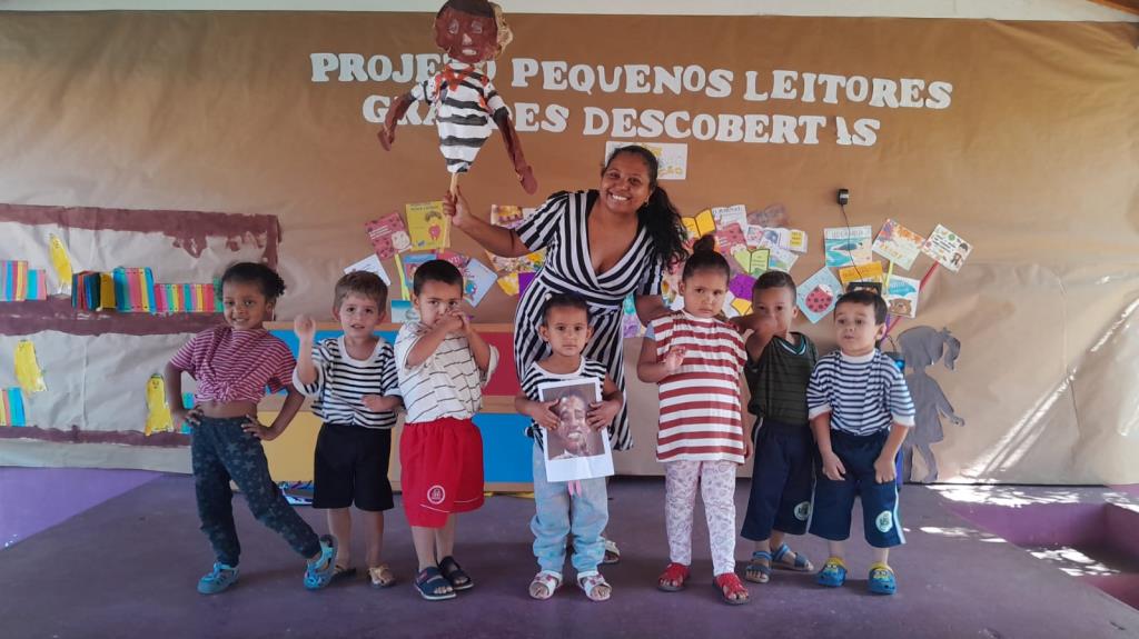 CMEI Maria Benedita Cabral San Martin realiza apresentação inspirada em Jair Rodrigues