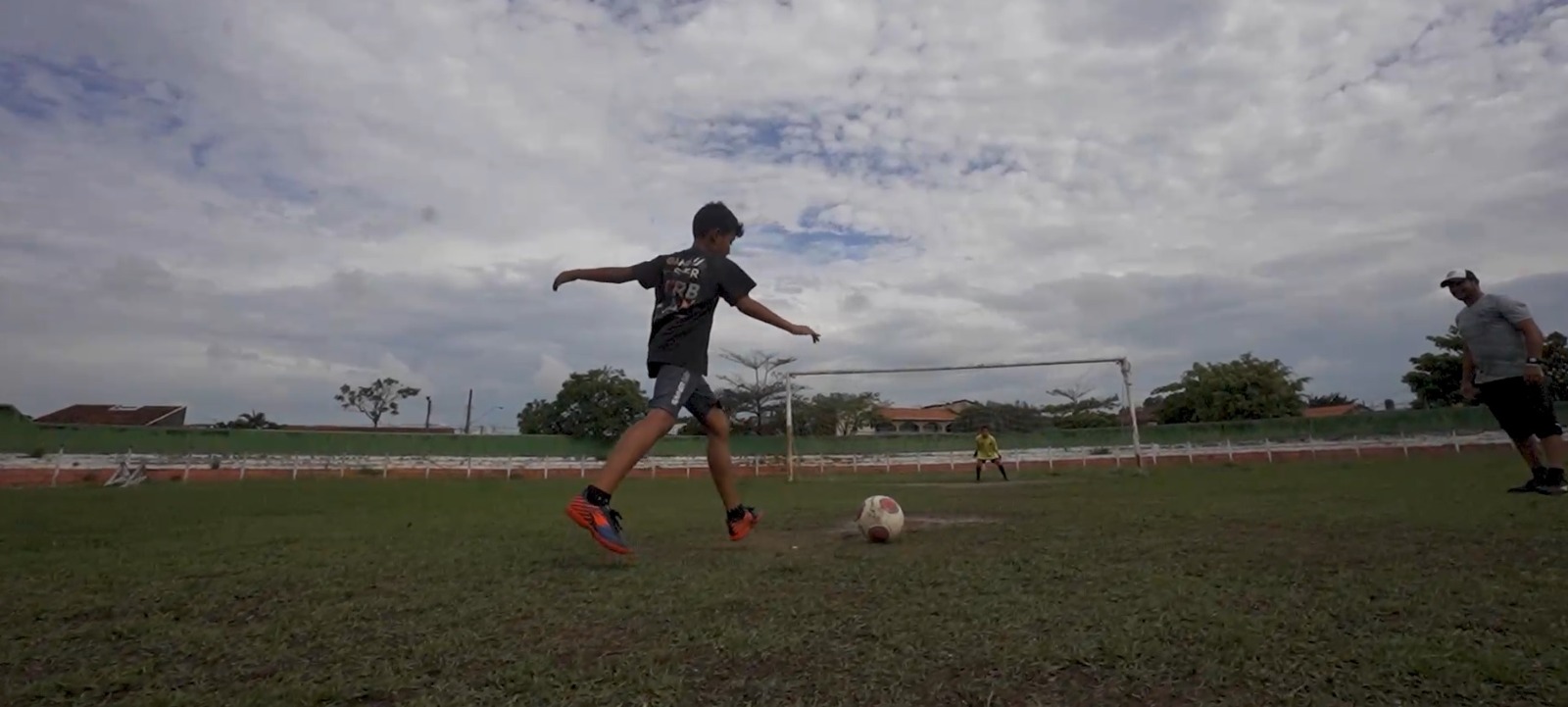Pinda lança projeto "Esportes sem Fronteiras" para crianças autistas