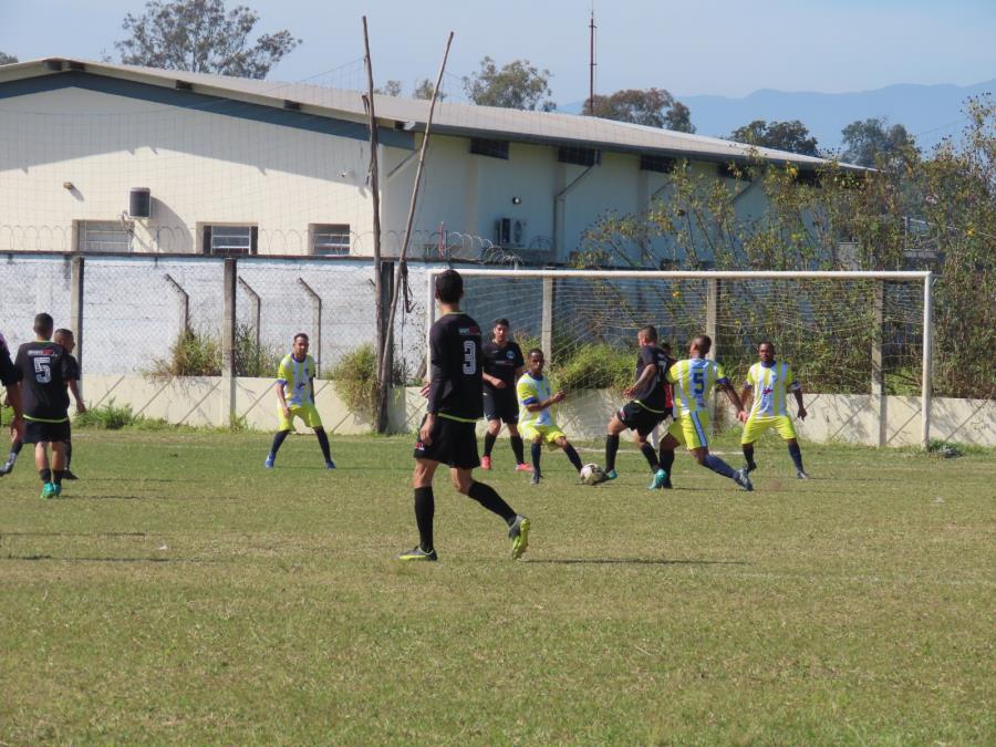 27/06 - Atual campeão, Cantareira vence na abertura da 1ª Divisão