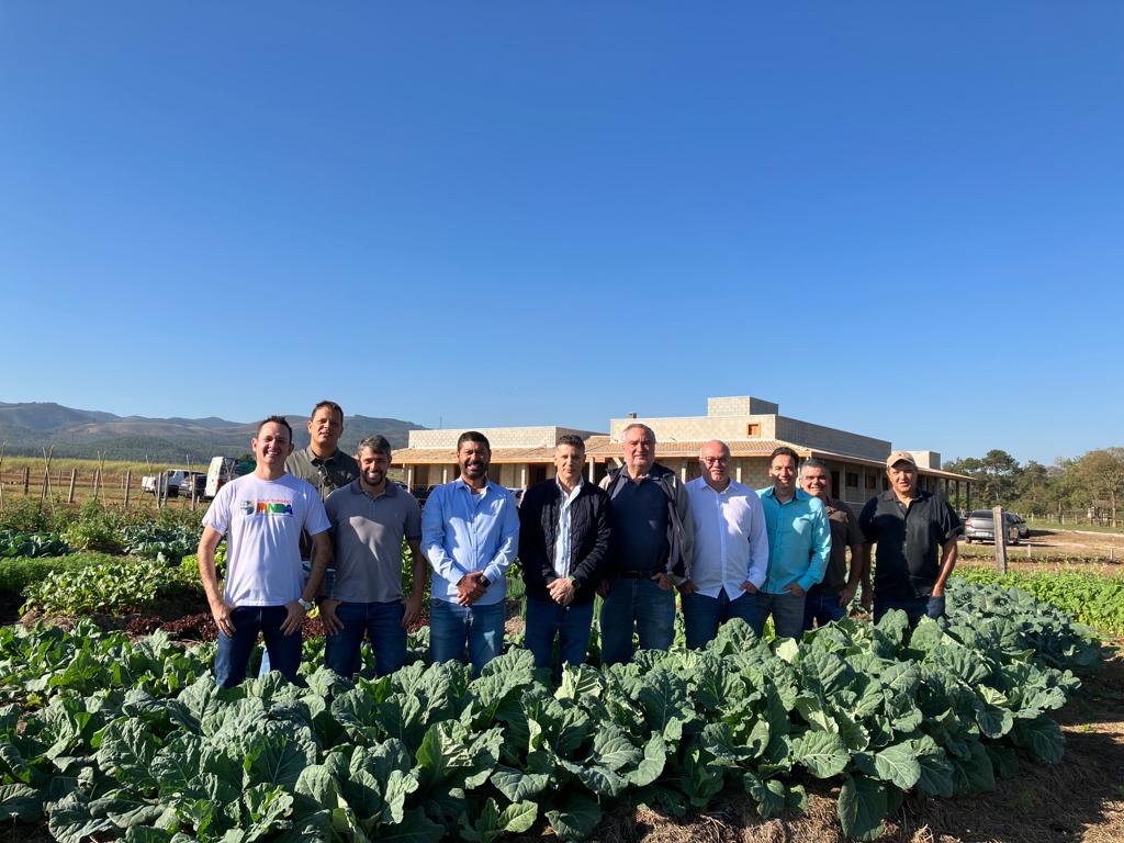 27/07 - Comitiva da Prefeitura visita Fazenda Princesa do Norte