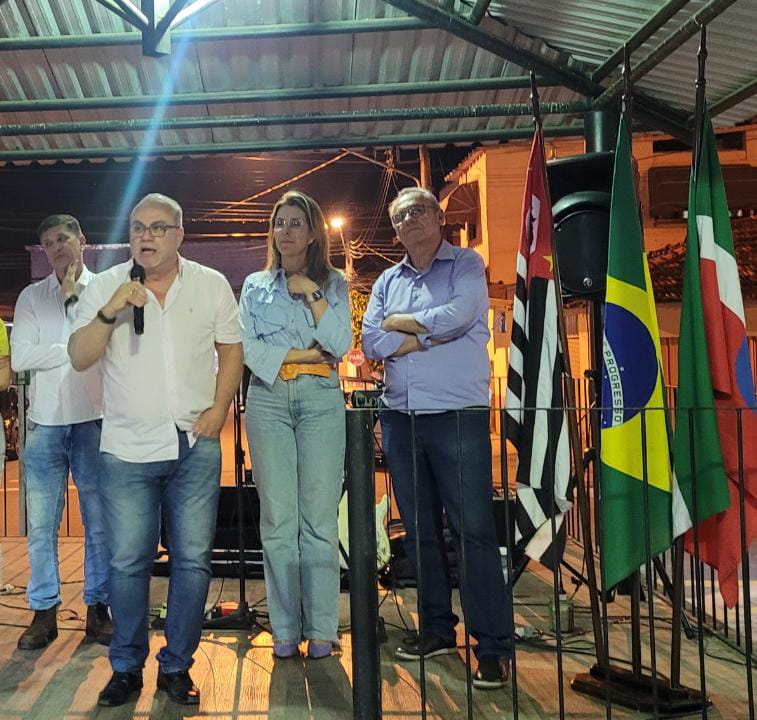 27/09 - Prefeitura entrega revitalização da praça Dr. Cícero Prado