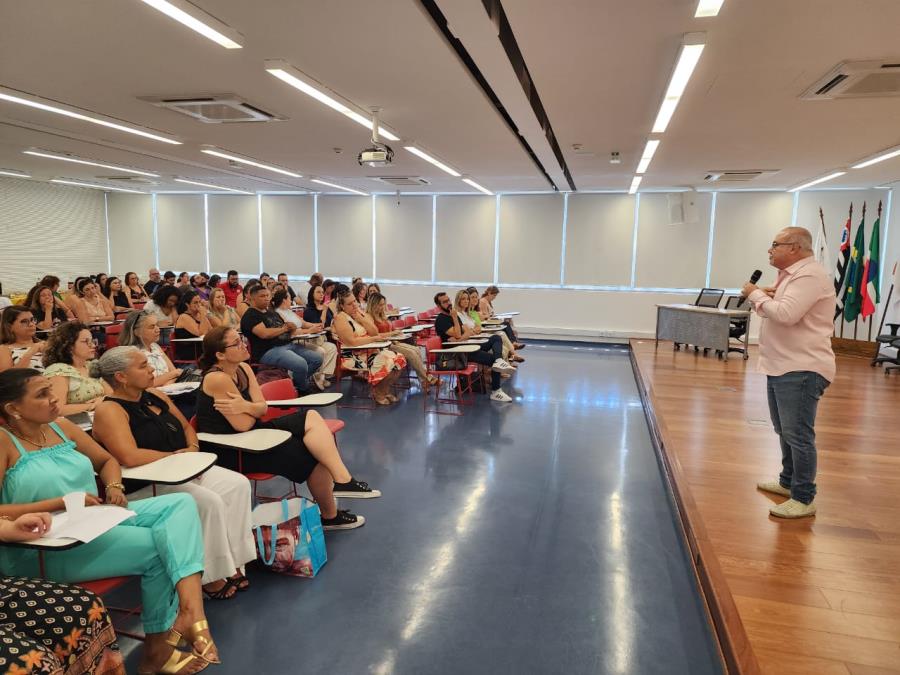 Prefeito participa de encontro com diretores de escolas municipais e reforça compromissos de avanço na Educação