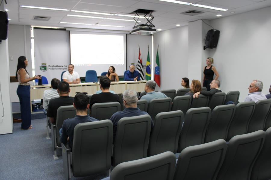 Prefeitura de Pindamonhangaba e empresas de energia e telecomunicações alinham ações para retirada de fios inutilizados