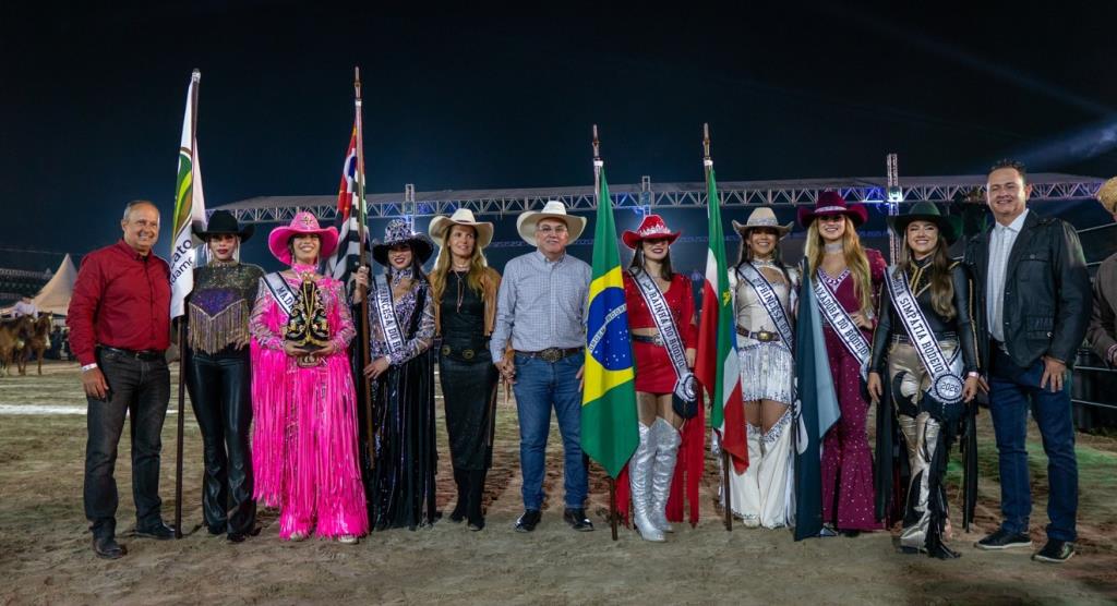 Tradição e beleza: Corte do Pinda Rodeio Fest marca presença na ExpoPinda