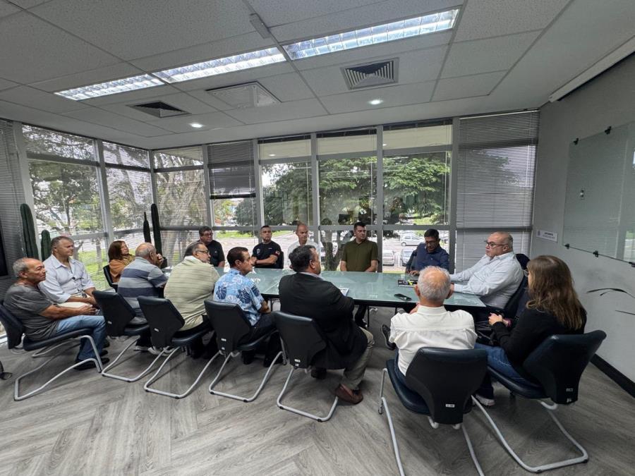 Prefeitura recebe taxistas e discute importantes pautas para valorização da categoria
