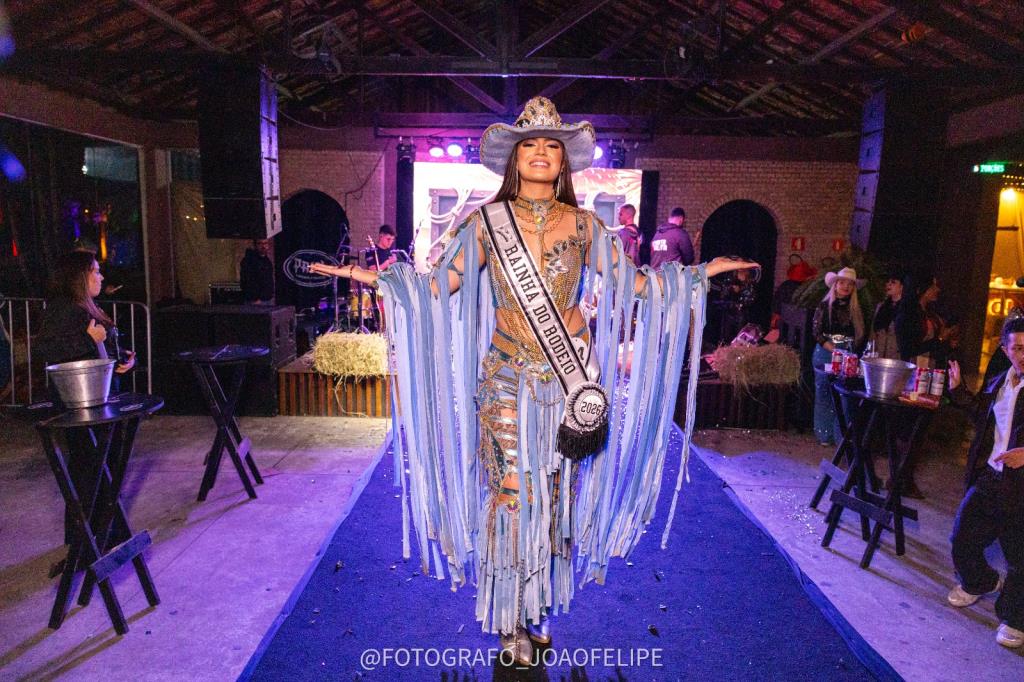 Samira Oliveira é eleita Rainha do Pinda Rodeio Fest 2026