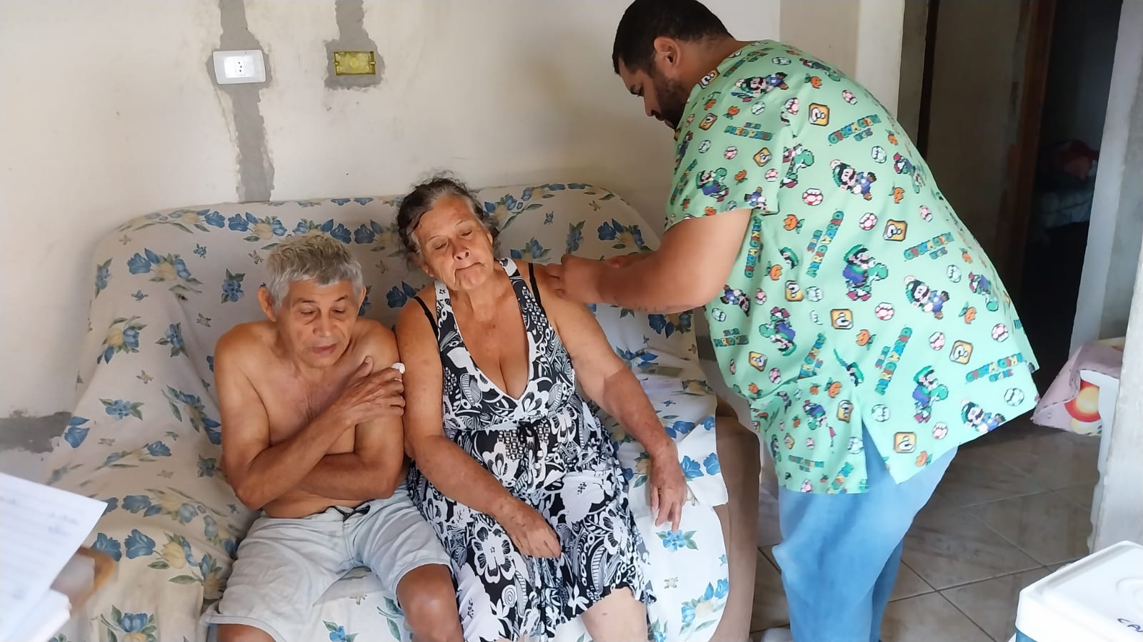 ESF Campinas leva vacinação contra a gripe para as residências
