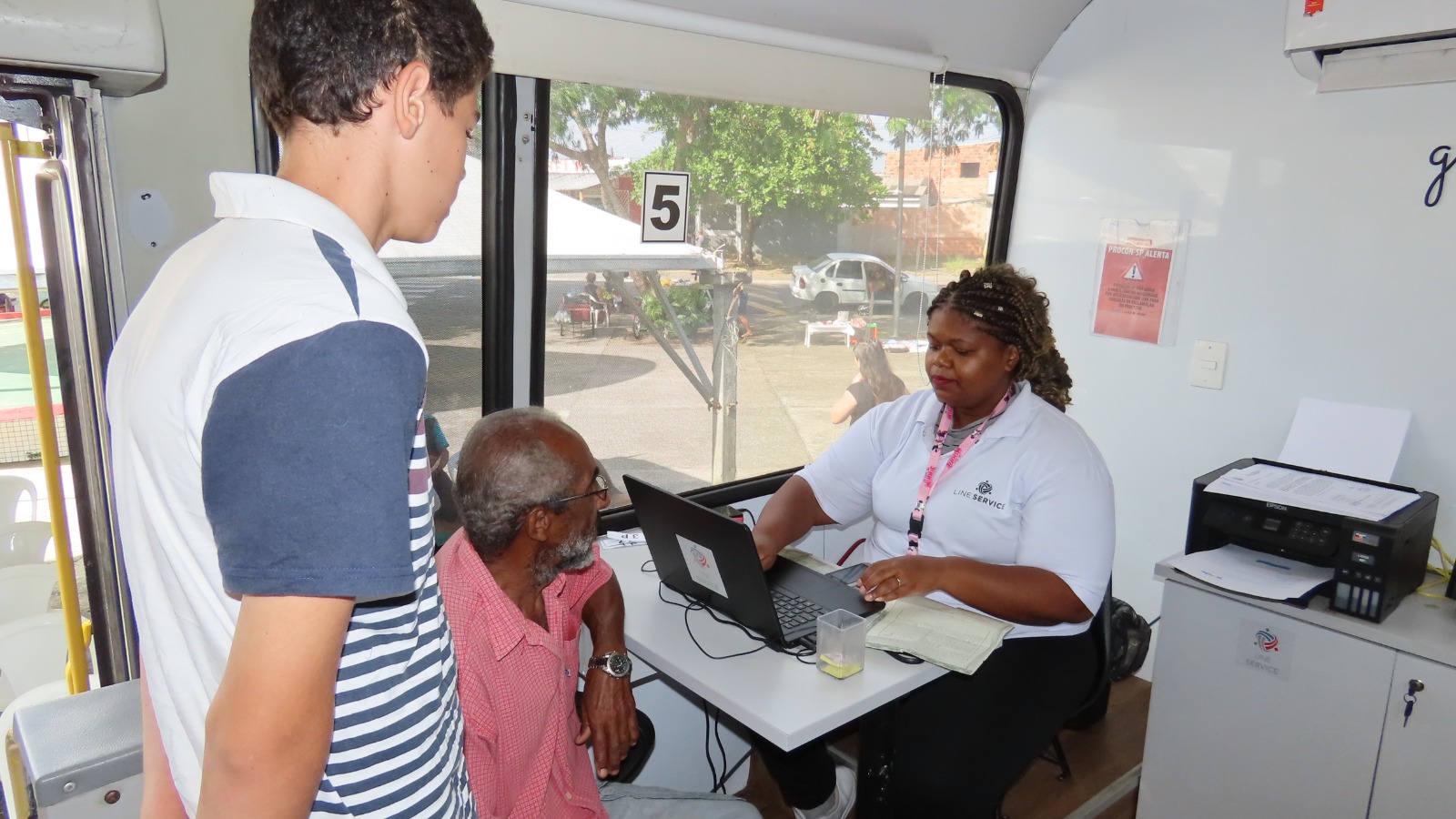 Cinco bairros de Pinda recebem programa Cidadania Itinerante para diversos serviços