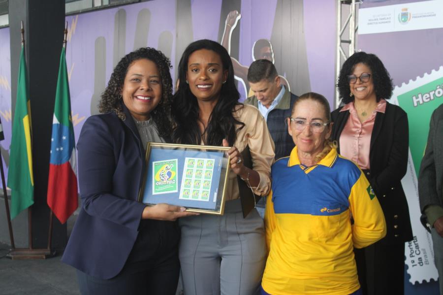 Semana João do Pulo tem lançamento de selo postal em homenagem ao atleta