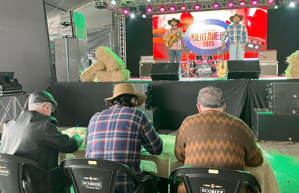 Festival Sertanejo acontece durante a ExpoPinda com representantes de 10 cidades da região