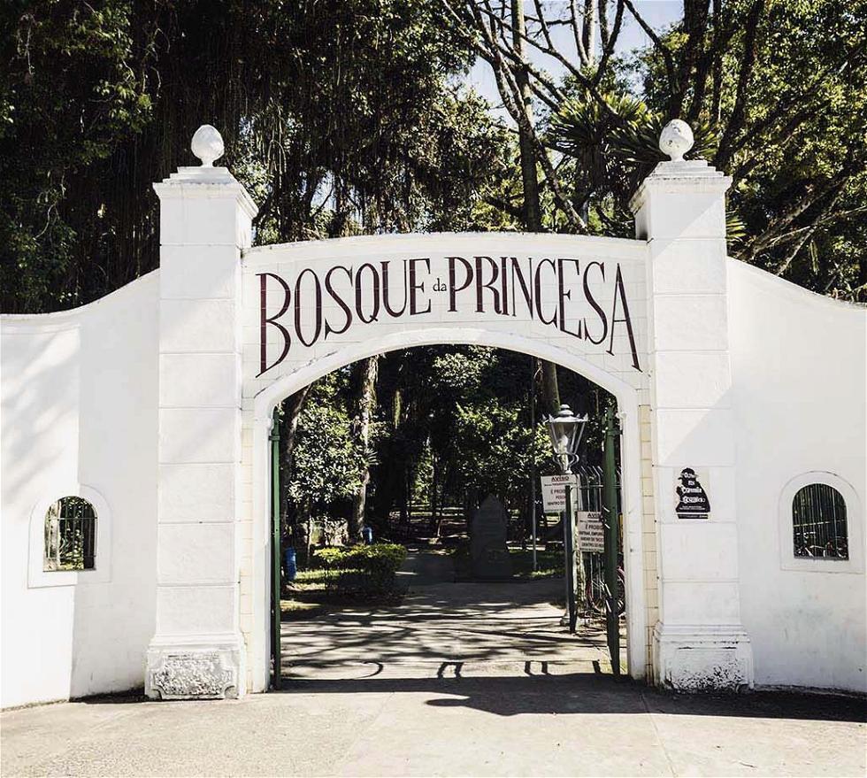 Domingo no Bosque celebra o Mês do Folclore com atrações para toda a família