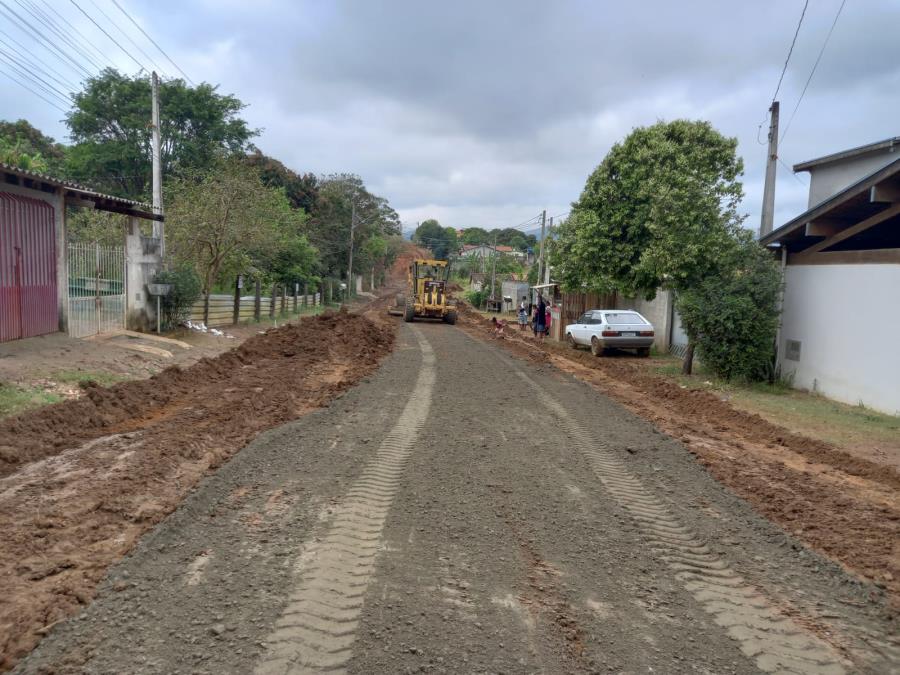 30/08 - Após chuvas, obras de asfalto no Shangri-lá recebem ações de melhorias em via pública
