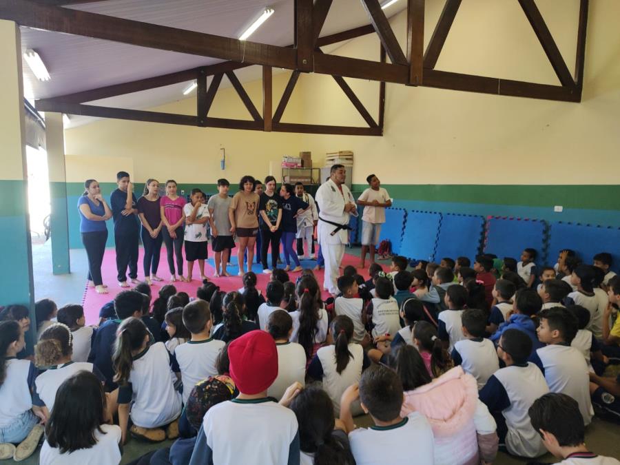30/08 - Pinda investe em educação esportiva com apoio do judô