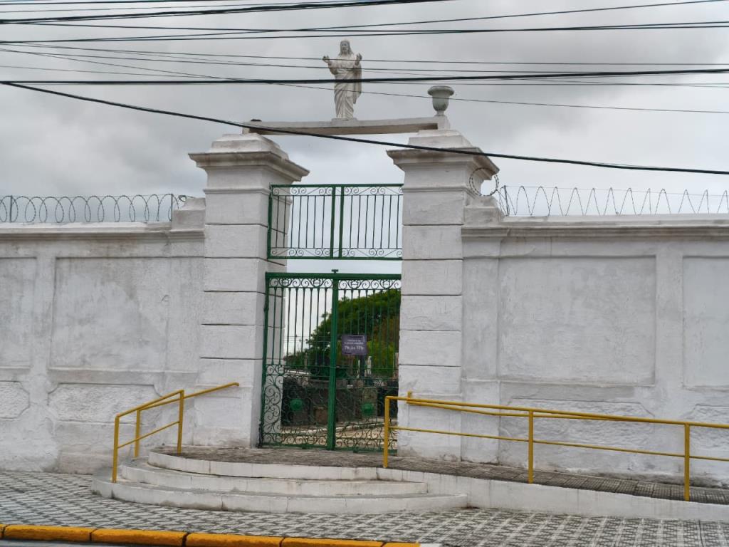 Cemitérios de Pinda devem receber até 10 mil pessoas no Dia de Finados