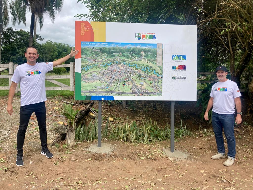 31/01 - Três novos mapas ilustrados são instalados na cidade